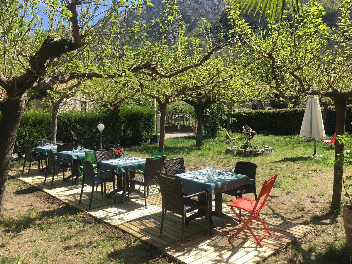 La Mirabelle-Casteil Country House Guest House Ngoại thất bức ảnh