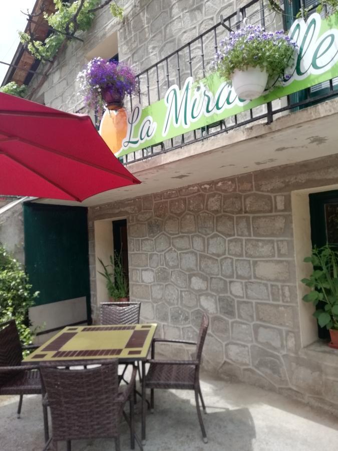 La Mirabelle-Casteil Country House Guest House Ngoại thất bức ảnh